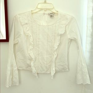 Elegant white cropped blouse